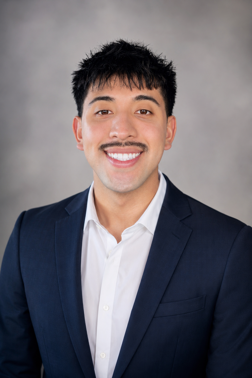Josue Almaraz headshot